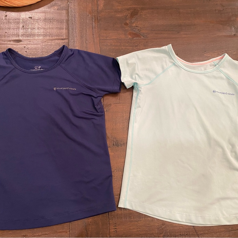 2 girls Vineyard Vines Performance shirts size small(7-8)